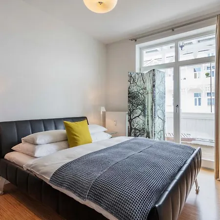 Alice Nautilus Mit 2 Schlafzimmer & Balkon