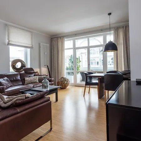 Alice Nautilus Mit 2 Schlafzimmer & Balkon *