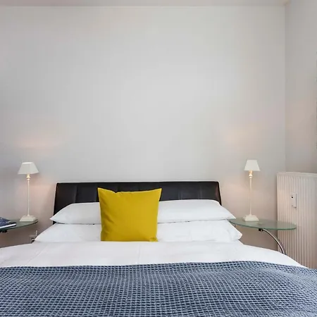 Alice Nautilus Mit 2 Schlafzimmer & Balkon بينز